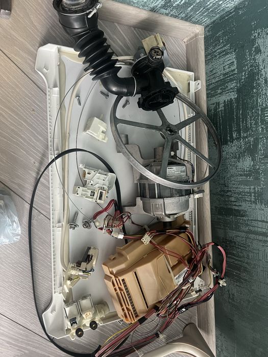 Запчасті до стіральной машини aqsd/A PRA109 RE