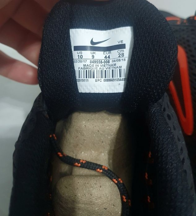 Buty nike air max 720 sportowe męskie czarno pomarańczowe  44 rozmiar