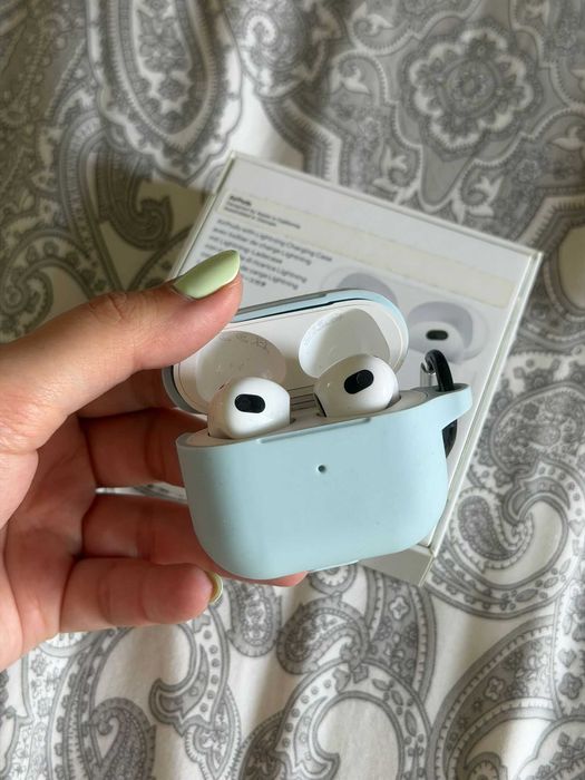 Apple AirPods 3rd Geração - Em Ótimo Estado, Com Capa Azul