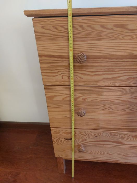 Cómoda de pinho IKEA