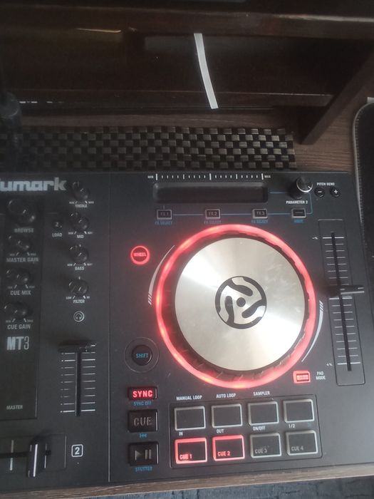 DJ контролер Numark Mixtrack 3 — повністю робочий, гарний стан