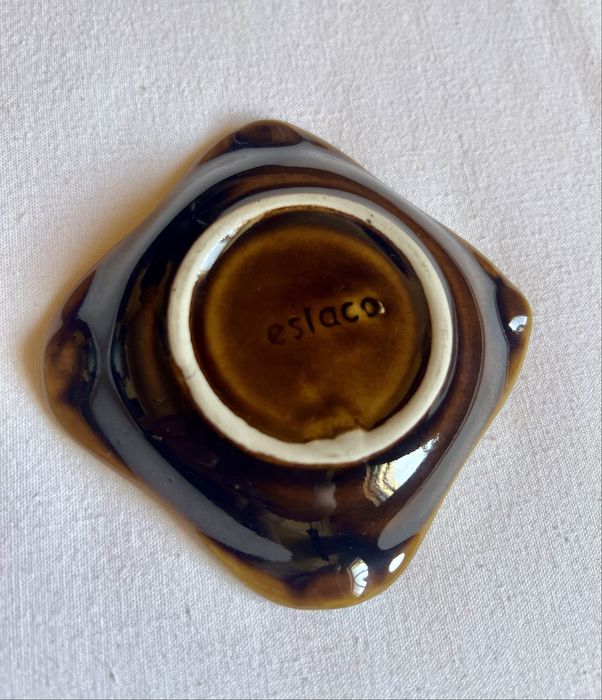 Cinzeiro vintage cerâmica Estaco castanho (Anos 60/70)