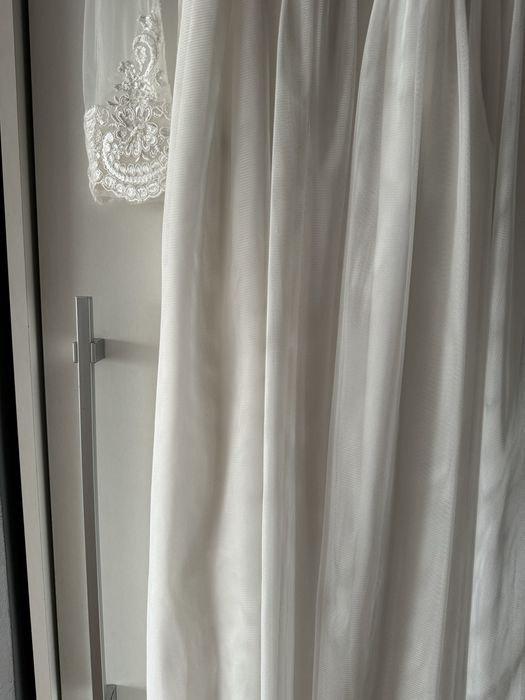 Suknia ślubna biała koronka