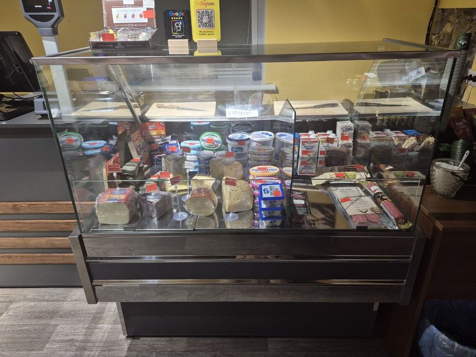 Холодильна вітрина CAPRAIA CUBE 1.2 Freddo