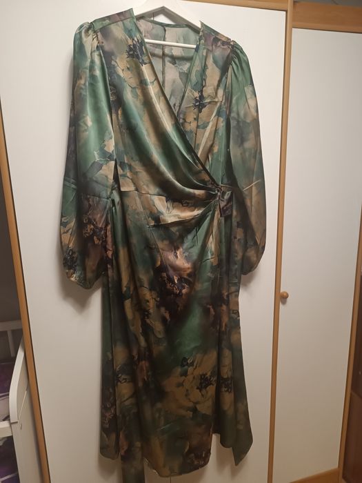 Duża piękna sukienka r.52