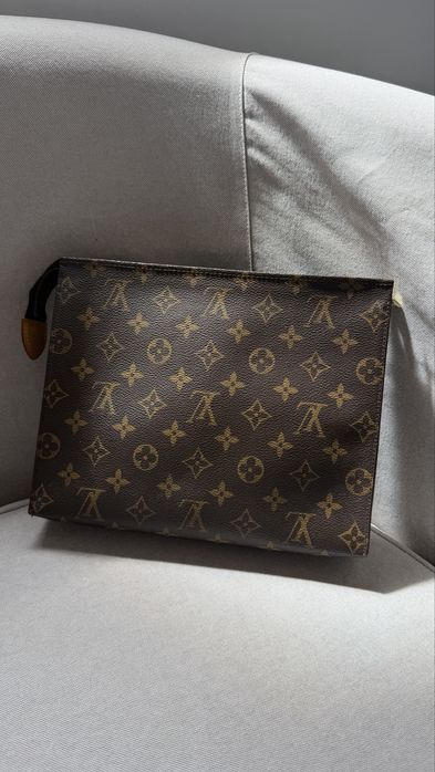 Louis Vuitton Poche Toilette Monogram Canvas autêntica