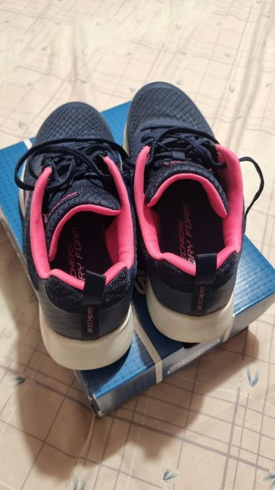 Skechers 38 originais (preço negociável)