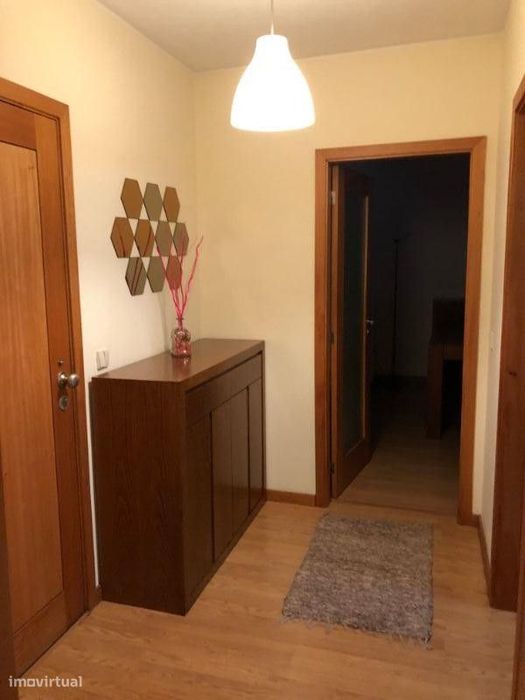 Apartamento T2 Equipado e Mobilado - Guimarães