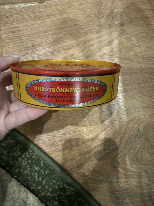 Surstromming Roda Ulven рибна консерва сюрстреммінг Швеція