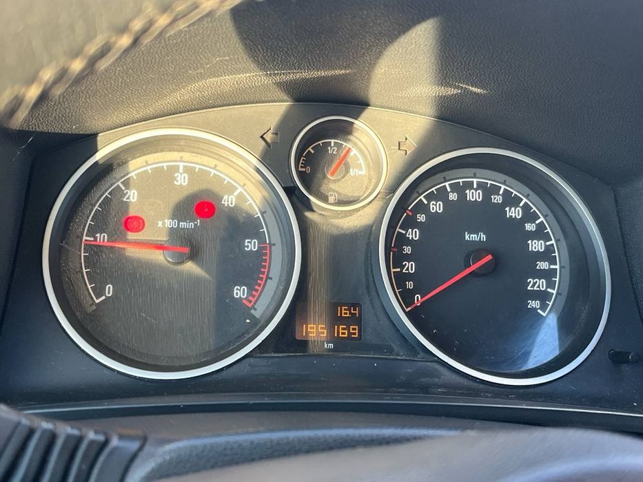 Продаю авто опель Zafira 2010р.