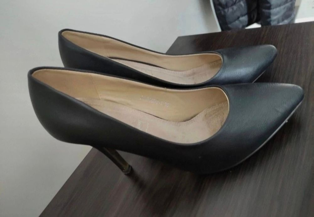 Damskie buty na obcasie