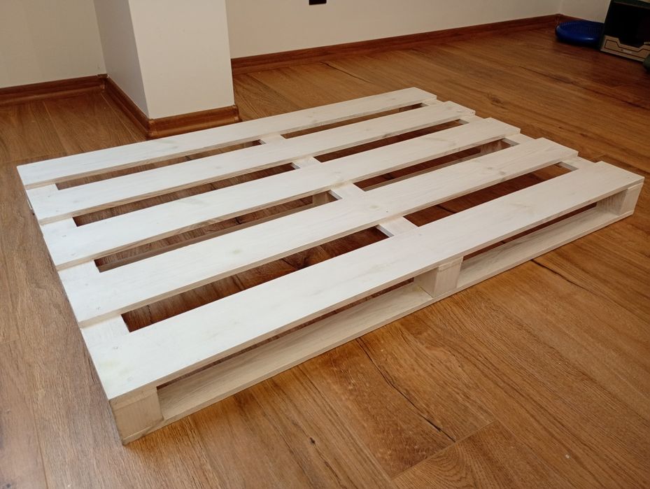 Paleta sosnowa biała