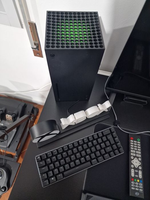 Xbox series x + Jogos + Teclado Asus Rog Falchion + volante