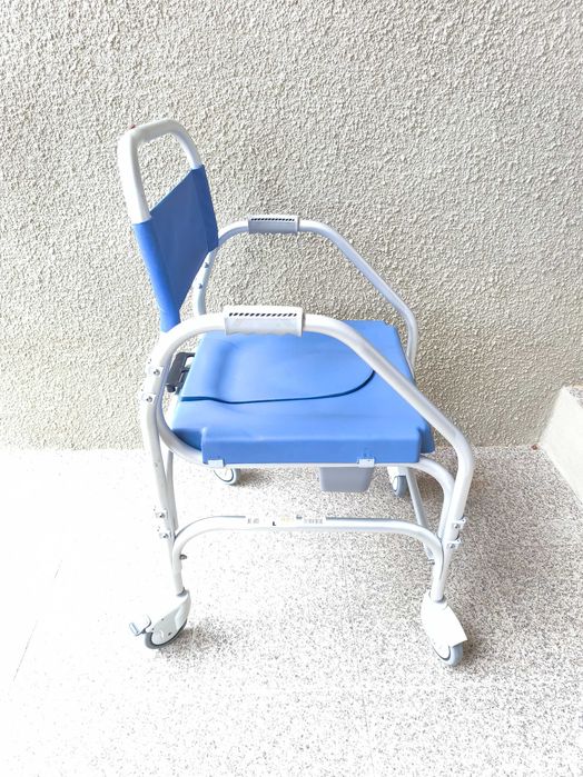 Cadeira sanitária e de banho Pacific – Ref.ª 54CDXPC46RR