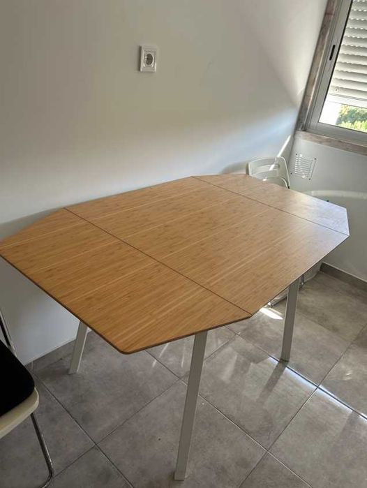 IKEA "drop-leaf" mesa