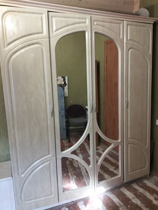 Комплект меблів для спальні