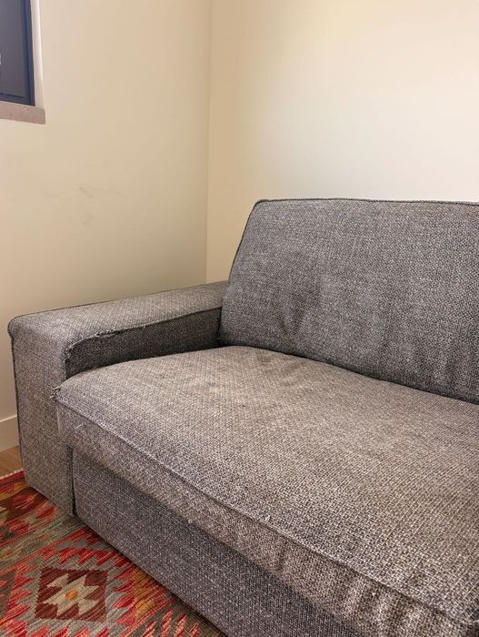 Sofá IKEA Kivic 3 lugares + Repousa pés