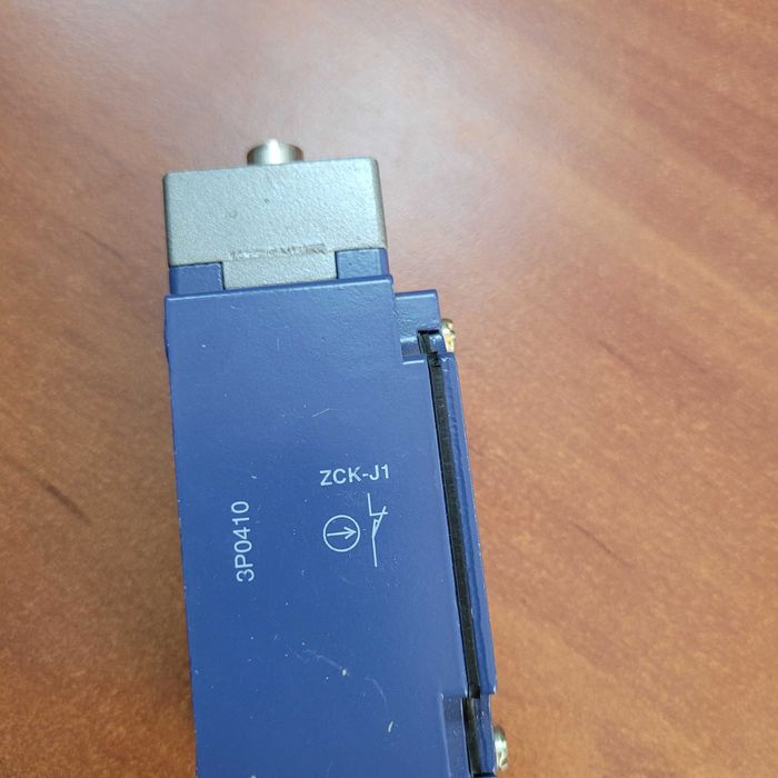 Вимикач кінцевий Telemecanique XCK-JH29 zck-e61 Шнайдер