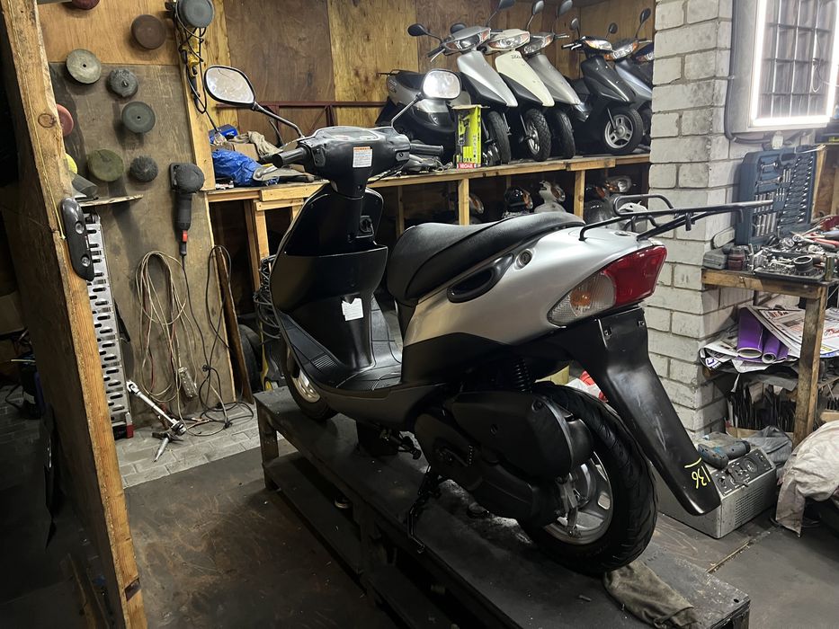 suzuki lets 2 new японія
