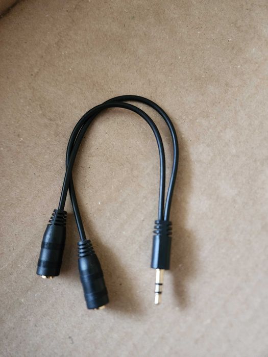 Czarny kabel AUX