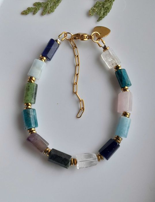 Pozłacana bransoletka z naturalnych kamieni mix.