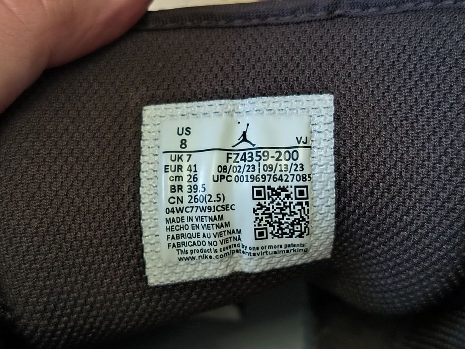 Sneakersy męskie Nike Air Jordan 1 Mid SE