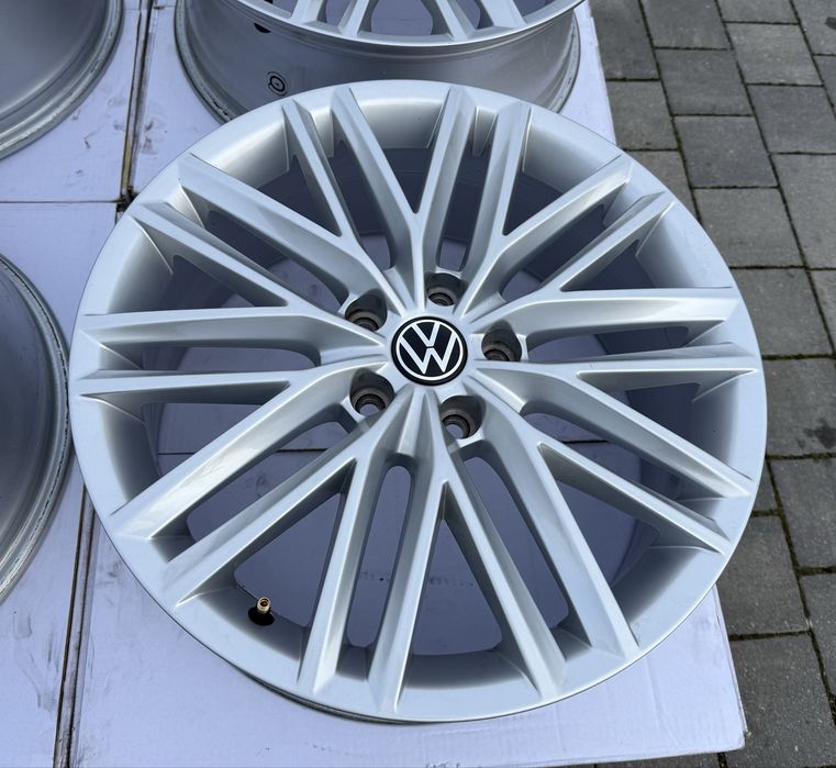 Felgi Volkswagen 18" 5x112 Golf 7 8 Arteon T-roc Touran Tiguan Passat