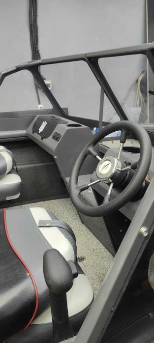 Лодка Crestliner