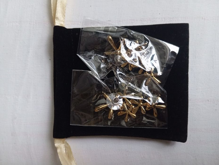 Сережки с камнями