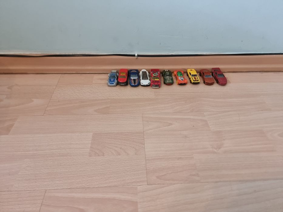 Samochodziki hot wheels 10 sztuk