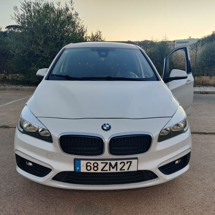 BMW 216d automática de 7 lugares