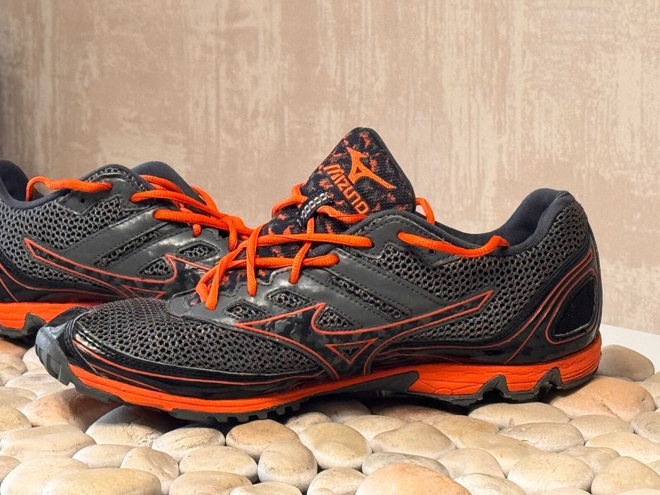 Бігові шиповки Mizuno Wave Kaze 6 розмір 42-43
