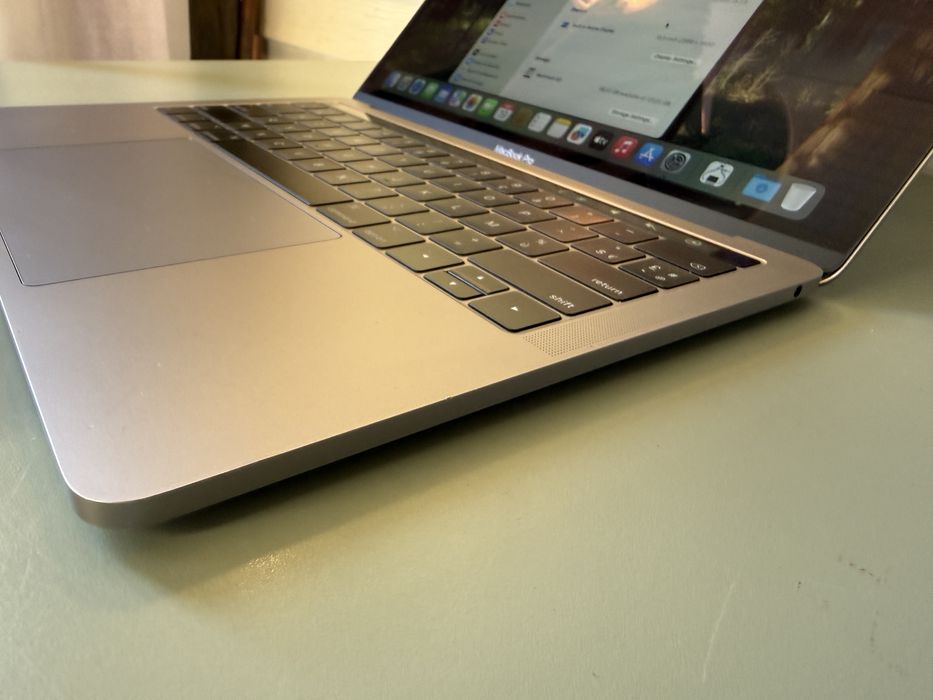 Apple Macbook Pro 13” 2019 Touch Bar 16Gb