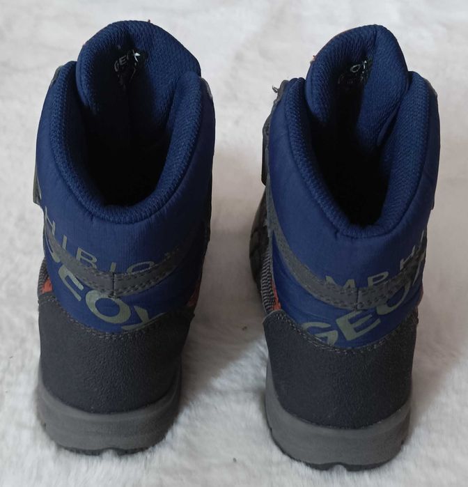 (última promoção) Botas GEOX cinzento azul, 28 muito pouco uso