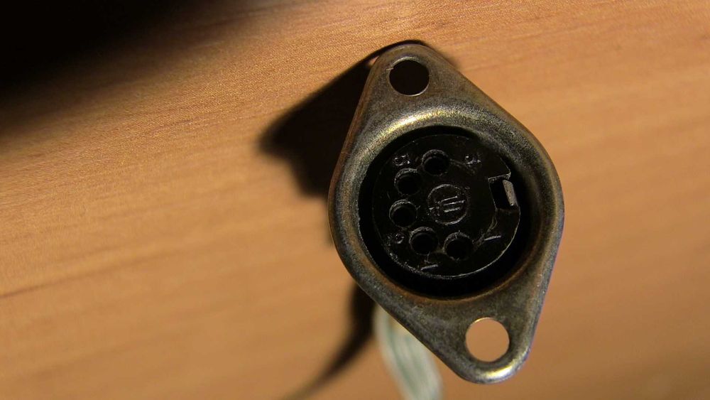 DIN5 гнездо с припаенным шлейфом 6 pin\проводков