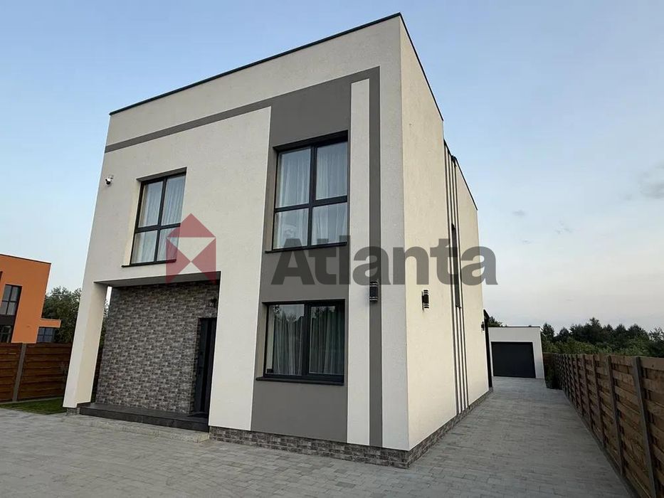 Продається сучасний житловий будинок в с. Бірки.