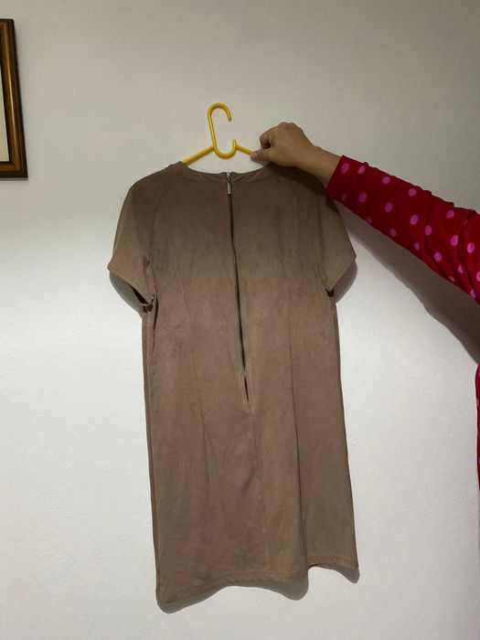 Vestido castanho camurça