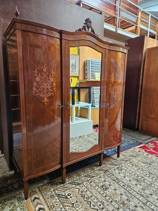 Roupeiro vintage estilo D. Maria - Muito bom estado geral