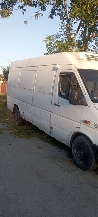 Вантажні перевезення бусом