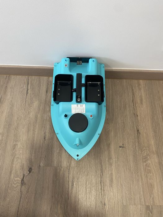 Barco com GPS para transporte de engodo/anzol alcance até 500m