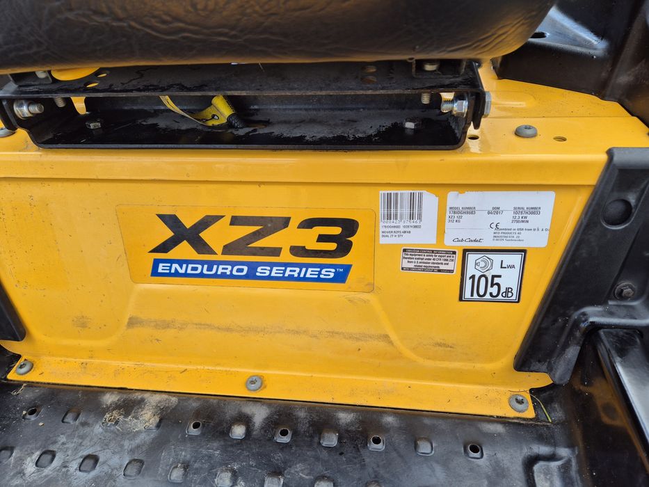 Traktorek Kosiarka Cub Cadet  XZ3 ZERO TURN  Kawasaki