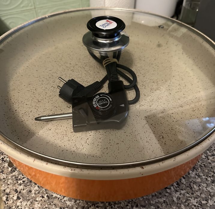 Grelhador eléctrico multifunções