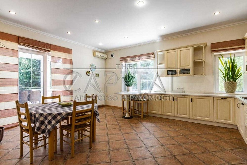 Продаж/Будинок/499 м2/Старі Безрадичі/вул Центральна/Обухівський район