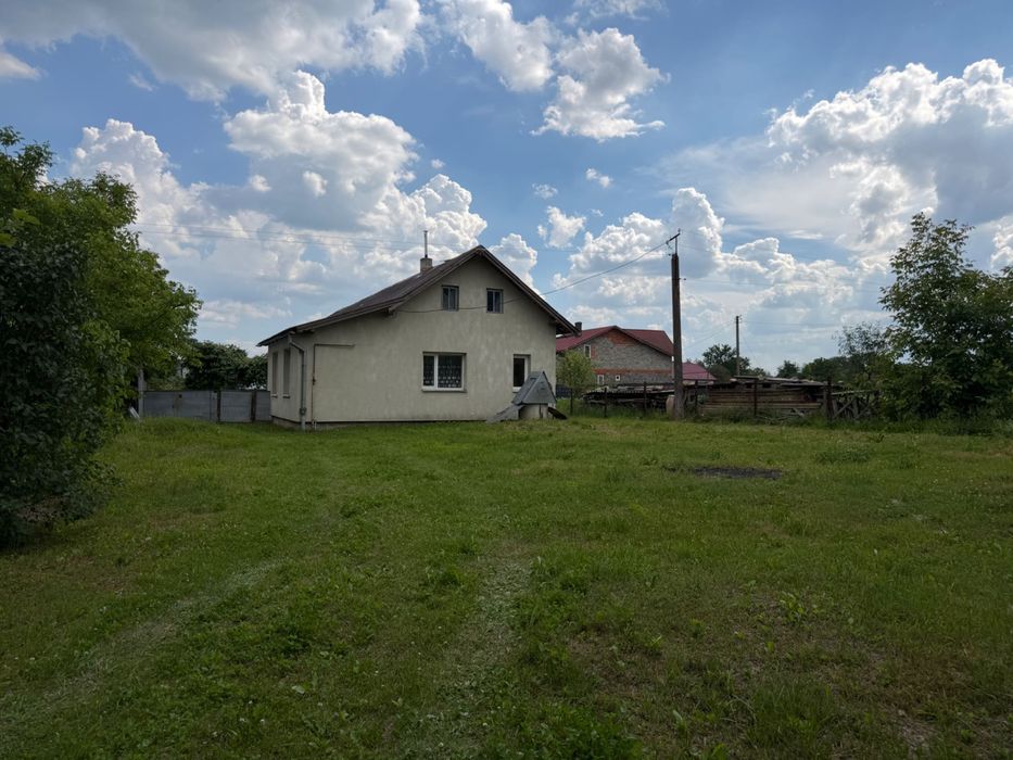 Продається готовий цегляний будинок з ремонтом неподалік Стрия (15км)