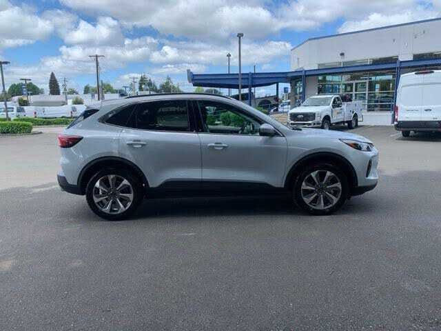 Ford Escape      2024