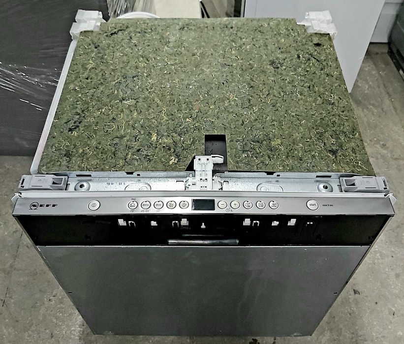 Встраиваемая посудомойка 60см на три лотка с проекцией Neff S51N58X9EU