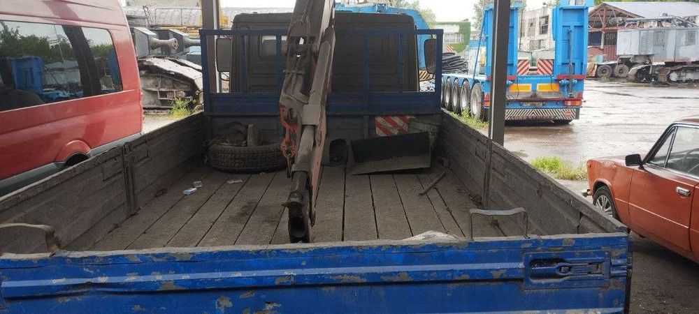 ЗИЛ 5301 (Бичок) 2005 кран-манипулятор