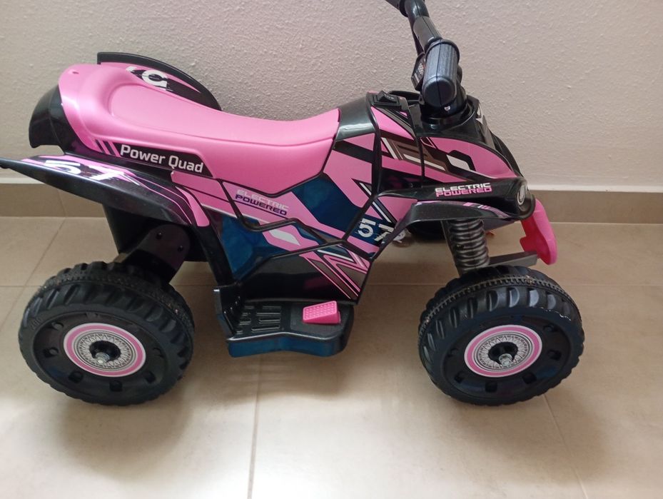 Um motor elétrico que funciona a bateria.80€