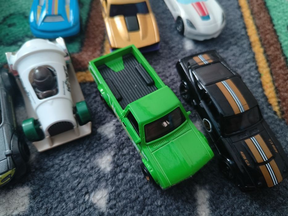 Машинки Hot Wheels