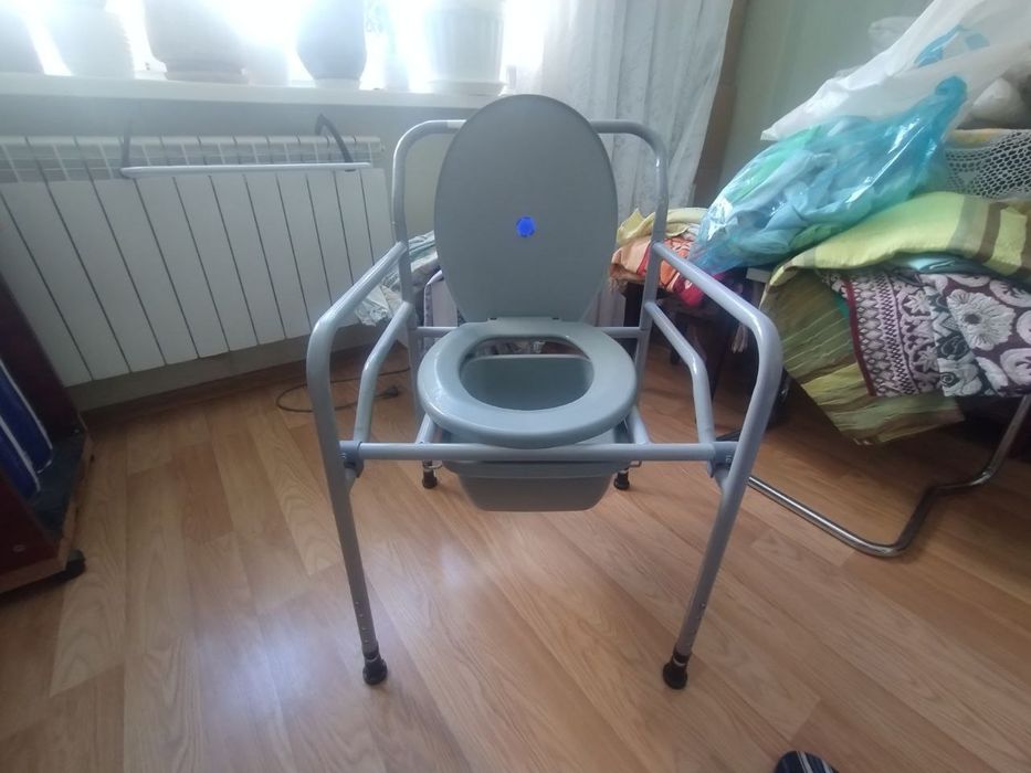 Продам туалетний стілець для інвалідів (САМОВИВОЗ )дів